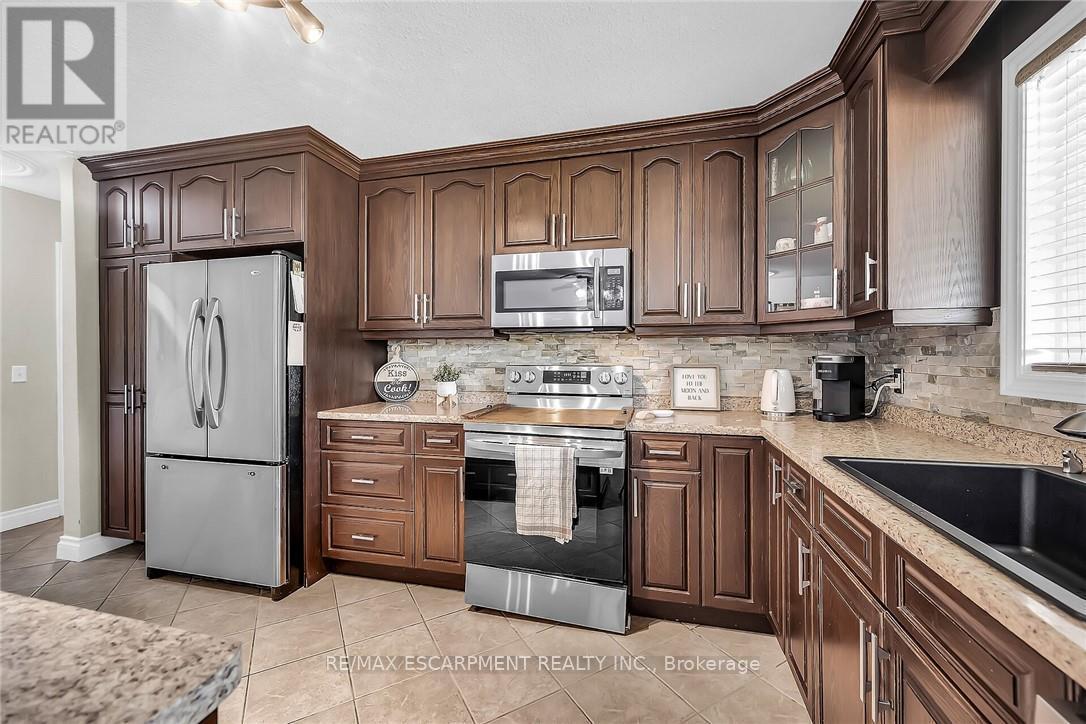 180 West Side Road, Port Colborne, ON - Indoor Photo Showing Kitchen