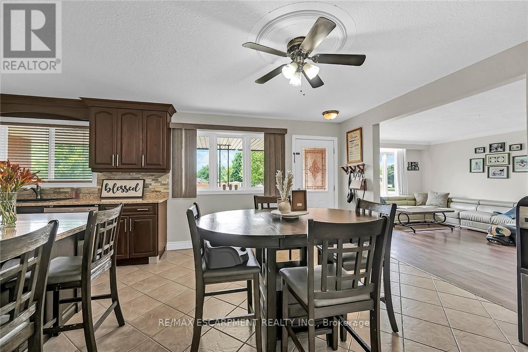180 West Side Road, Port Colborne, ON - Indoor Photo Showing Dining Room