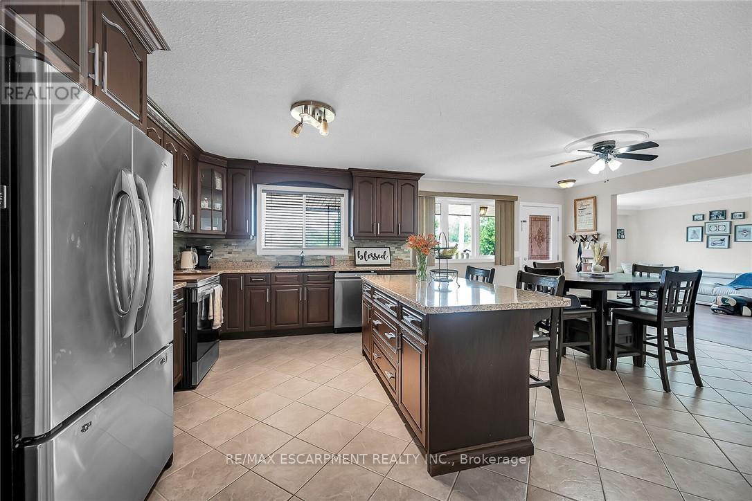 180 West Side Road, Port Colborne, ON - Indoor Photo Showing Kitchen