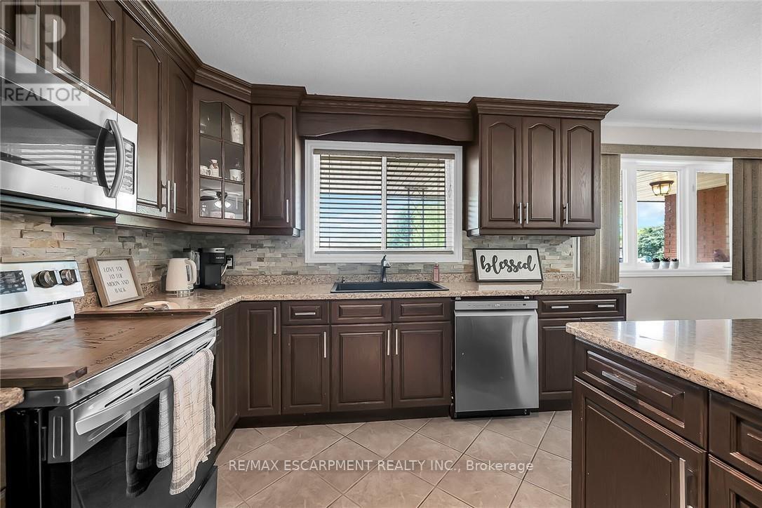 180 West Side Road, Port Colborne, ON - Indoor Photo Showing Kitchen