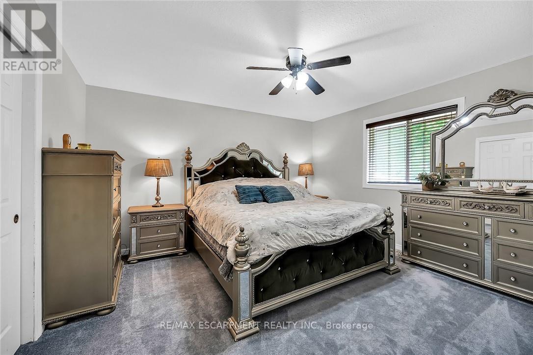 180 West Side Road, Port Colborne, ON - Indoor Photo Showing Bedroom