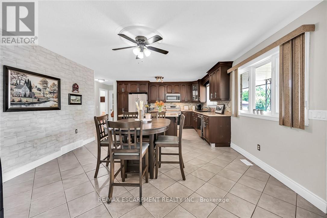 180 West Side Road, Port Colborne, ON - Indoor Photo Showing Dining Room
