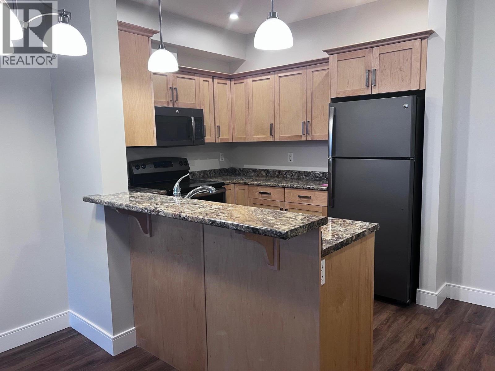 105 3684 Princess Crescent, Smithers, BC - Indoor Photo Showing Kitchen