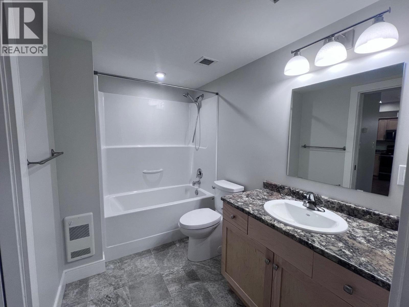105 3684 Princess Crescent, Smithers, BC - Indoor Photo Showing Bathroom