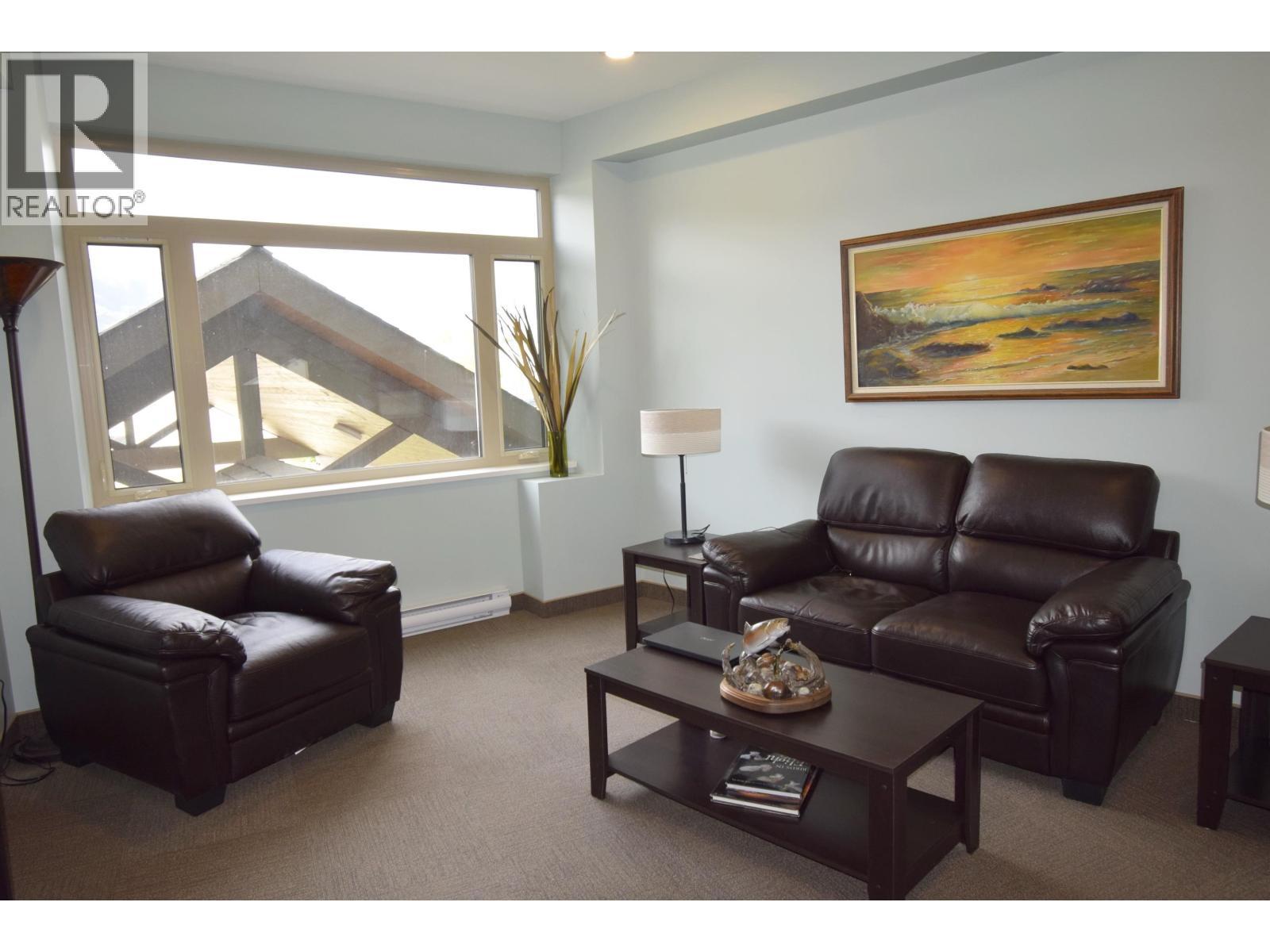105 3684 Princess Crescent, Smithers, BC - Indoor Photo Showing Living Room