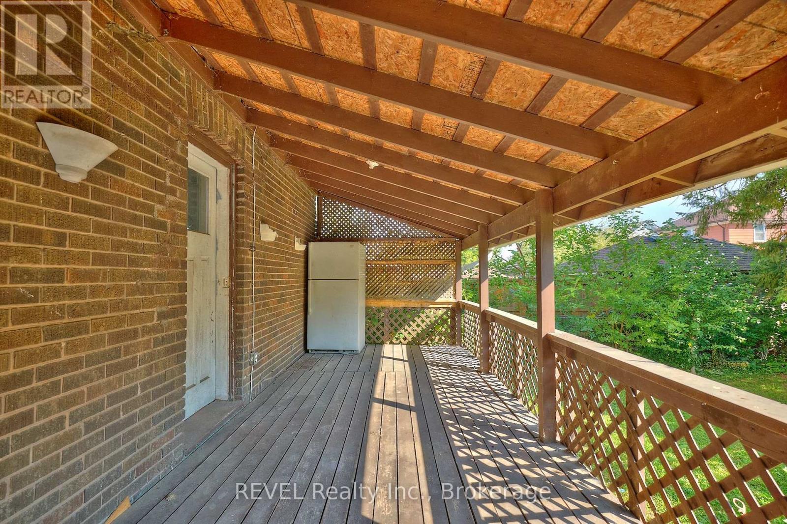 5806 Prince Edward Avenue, Niagara Falls (Hospital), ON - Outdoor With Deck Patio Veranda With Exterior