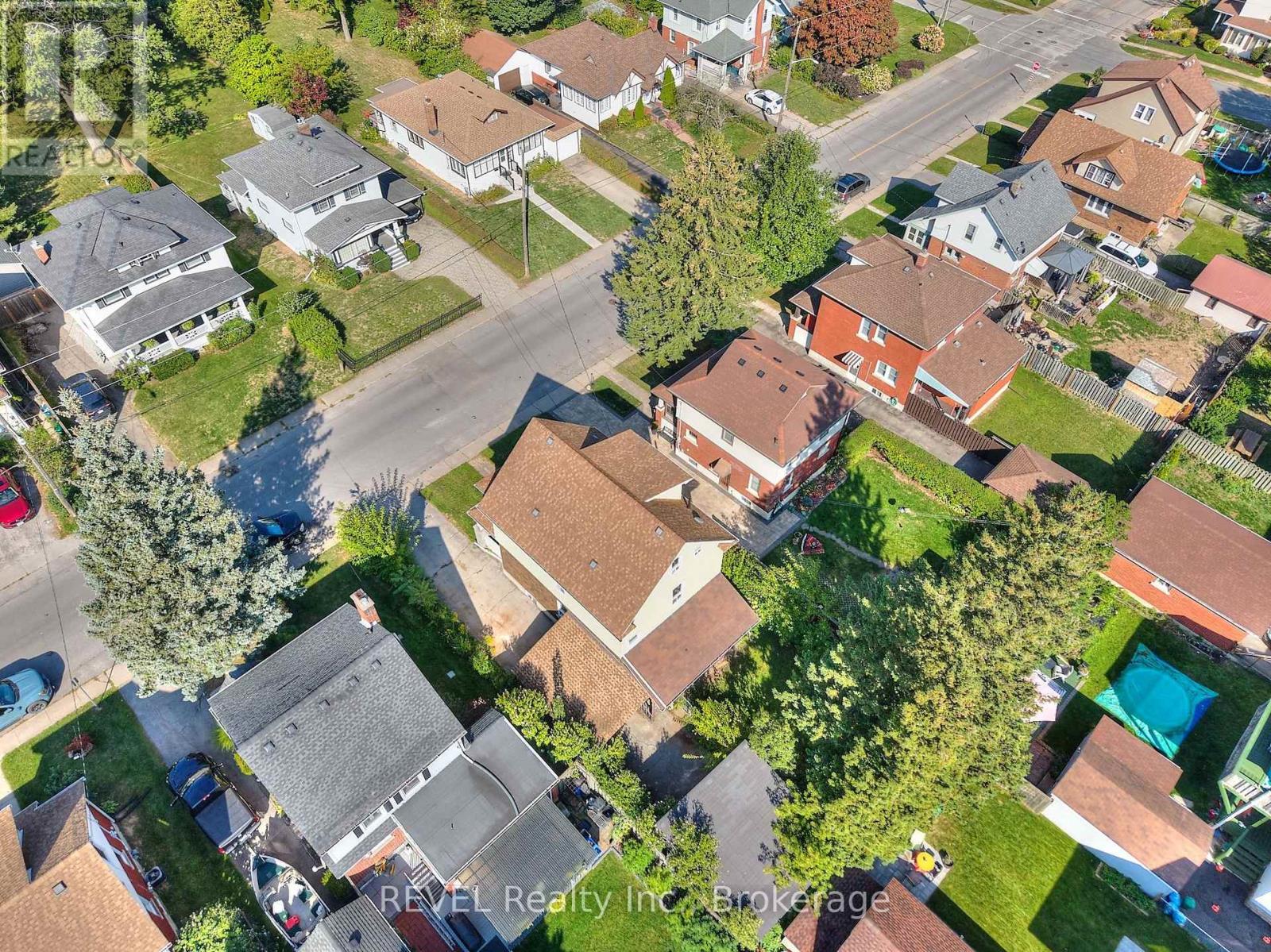 5806 Prince Edward Avenue, Niagara Falls (Hospital), ON - Outdoor With View