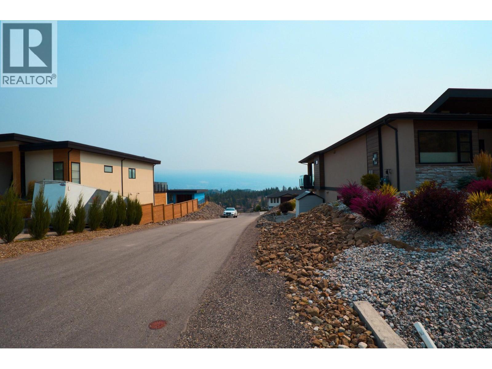 17523 Sanborn Street, Summerland, BC - Outdoor