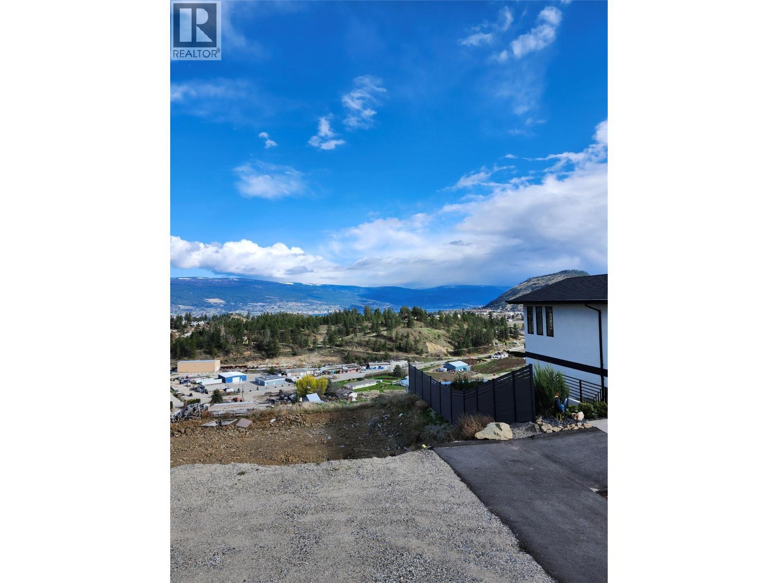 17523 Sanborn Street, Summerland, BC - Outdoor