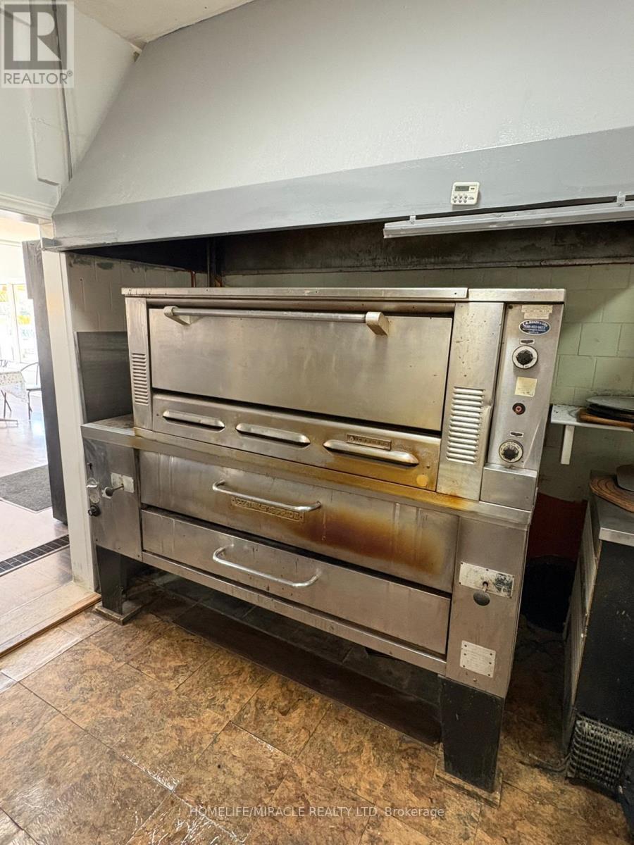 1212 King St N, Woolwich, ON