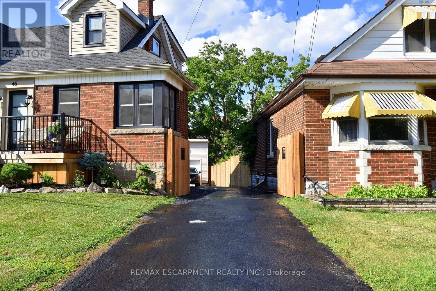 45 Dunkirk Drive, Hamilton, ON - Outdoor