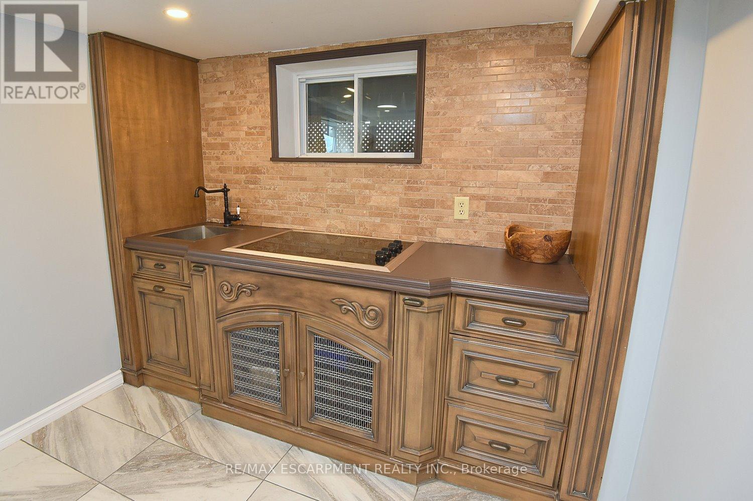 45 Dunkirk Drive, Hamilton, ON - Indoor Photo Showing Other Room