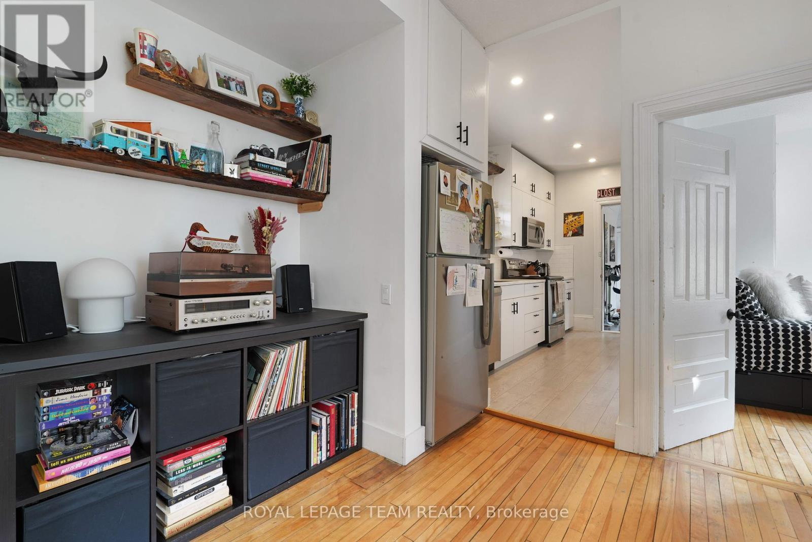 166 Fifth Avenue, Ottawa, ON - Indoor Photo Showing Other Room