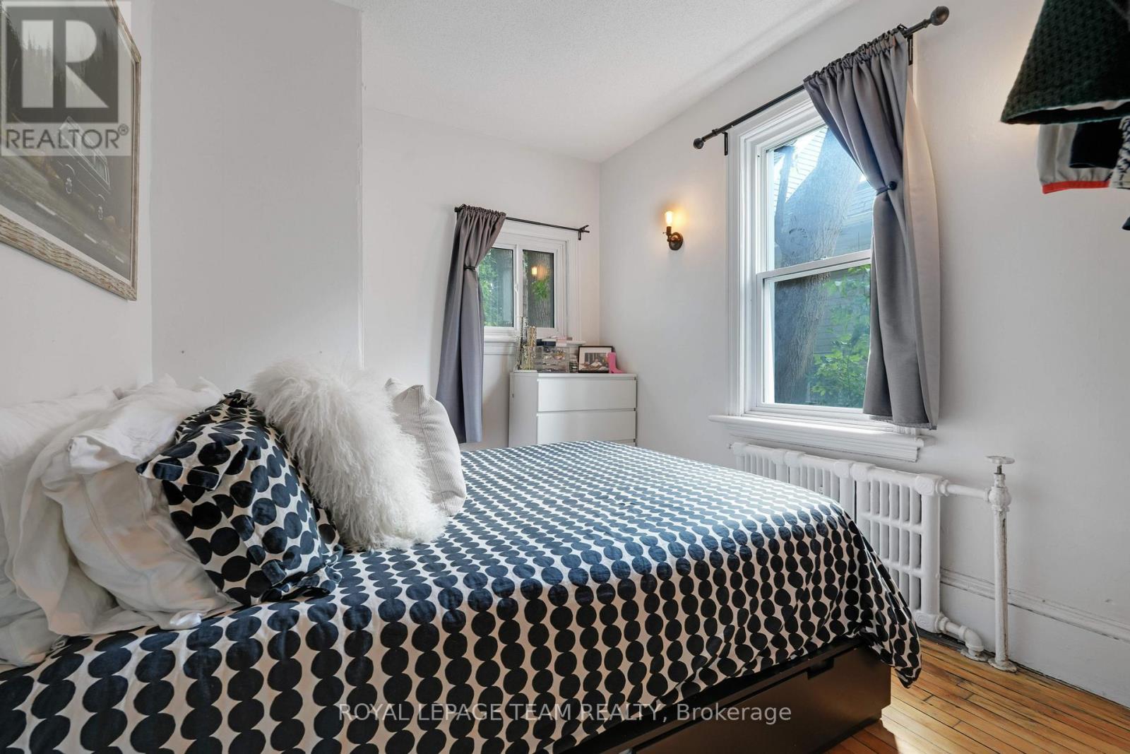 166 Fifth Avenue, Ottawa, ON - Indoor Photo Showing Bedroom