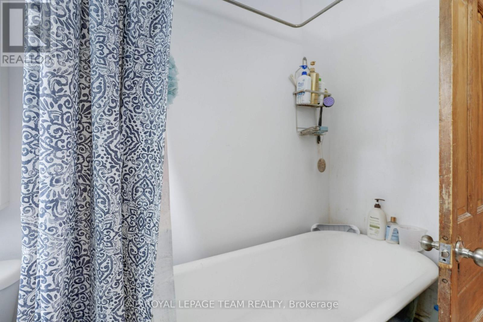 166 Fifth Avenue, Ottawa, ON - Indoor Photo Showing Bathroom