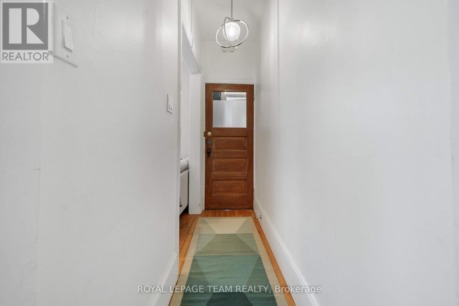166 Fifth Avenue, Ottawa, ON - Indoor Photo Showing Other Room