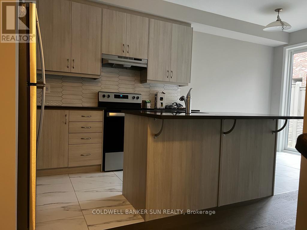 22 Keppel Circle, Brampton, ON - Indoor Photo Showing Kitchen