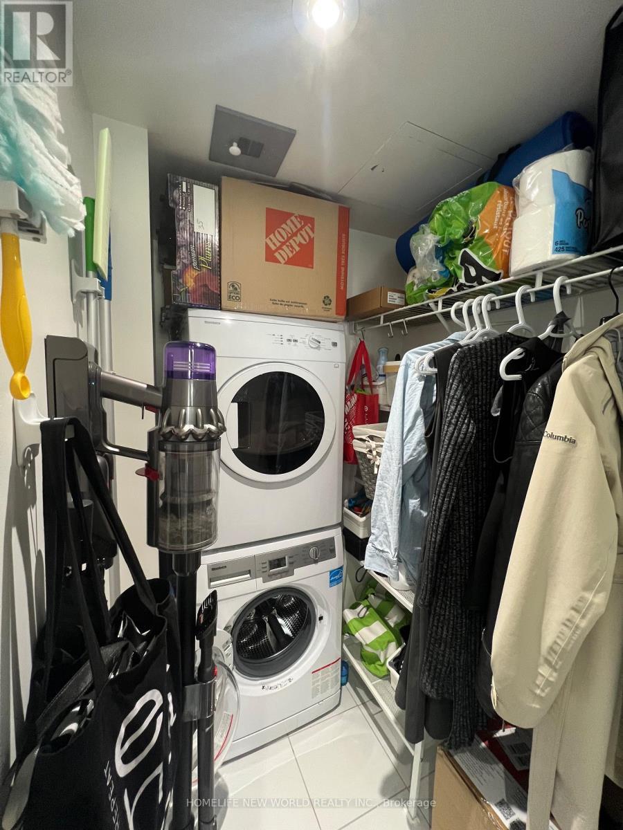 3707 - 88 Harbour Street, Toronto, ON - Indoor Photo Showing Laundry Room