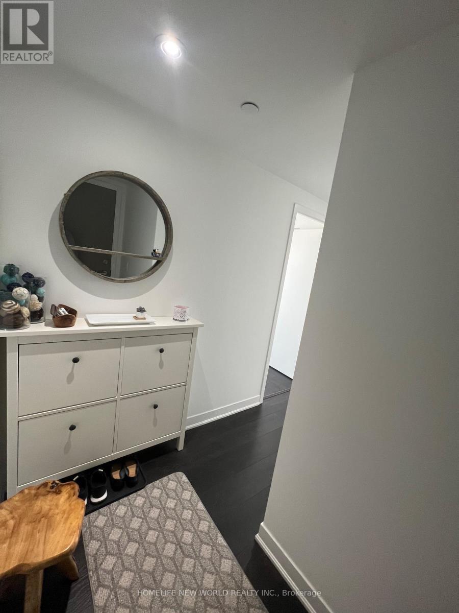 3707 - 88 Harbour Street, Toronto, ON - Indoor