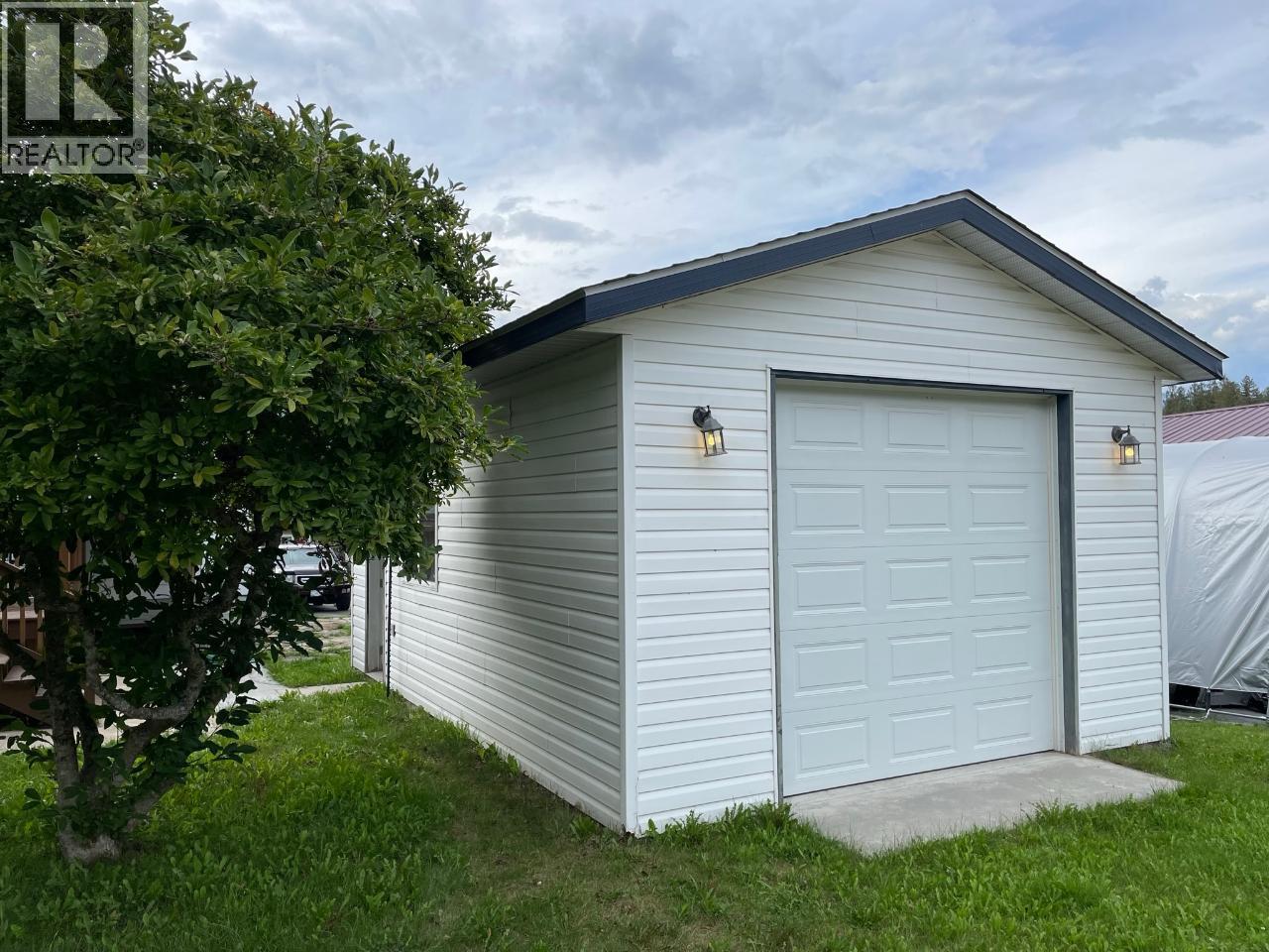 1526 Eastman Avenue, Riondel, BC - Outdoor