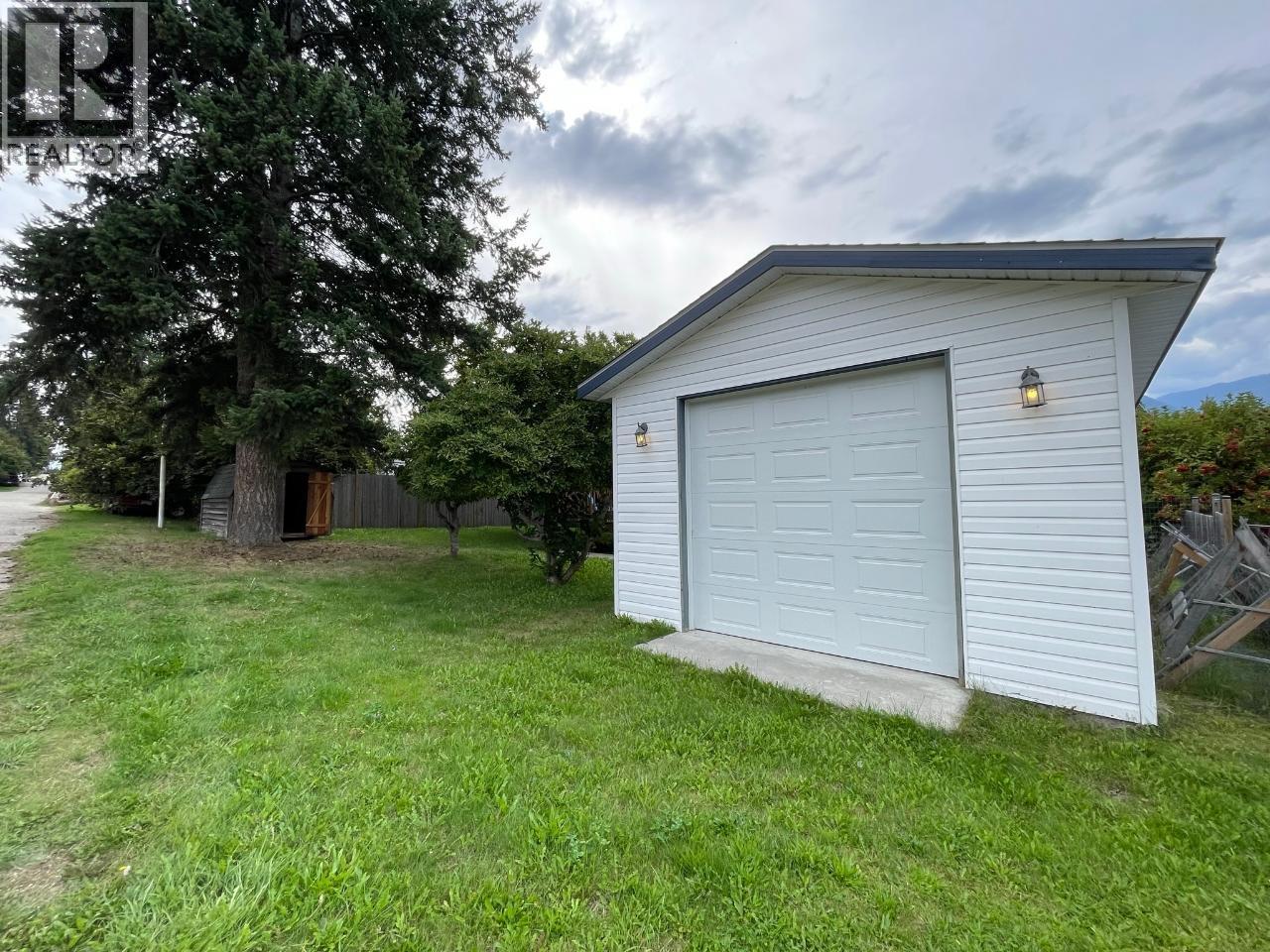 1526 Eastman Avenue, Riondel, BC - Outdoor