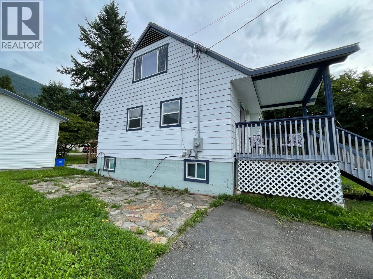 1526 Eastman Avenue, Riondel, BC - Outdoor With Exterior