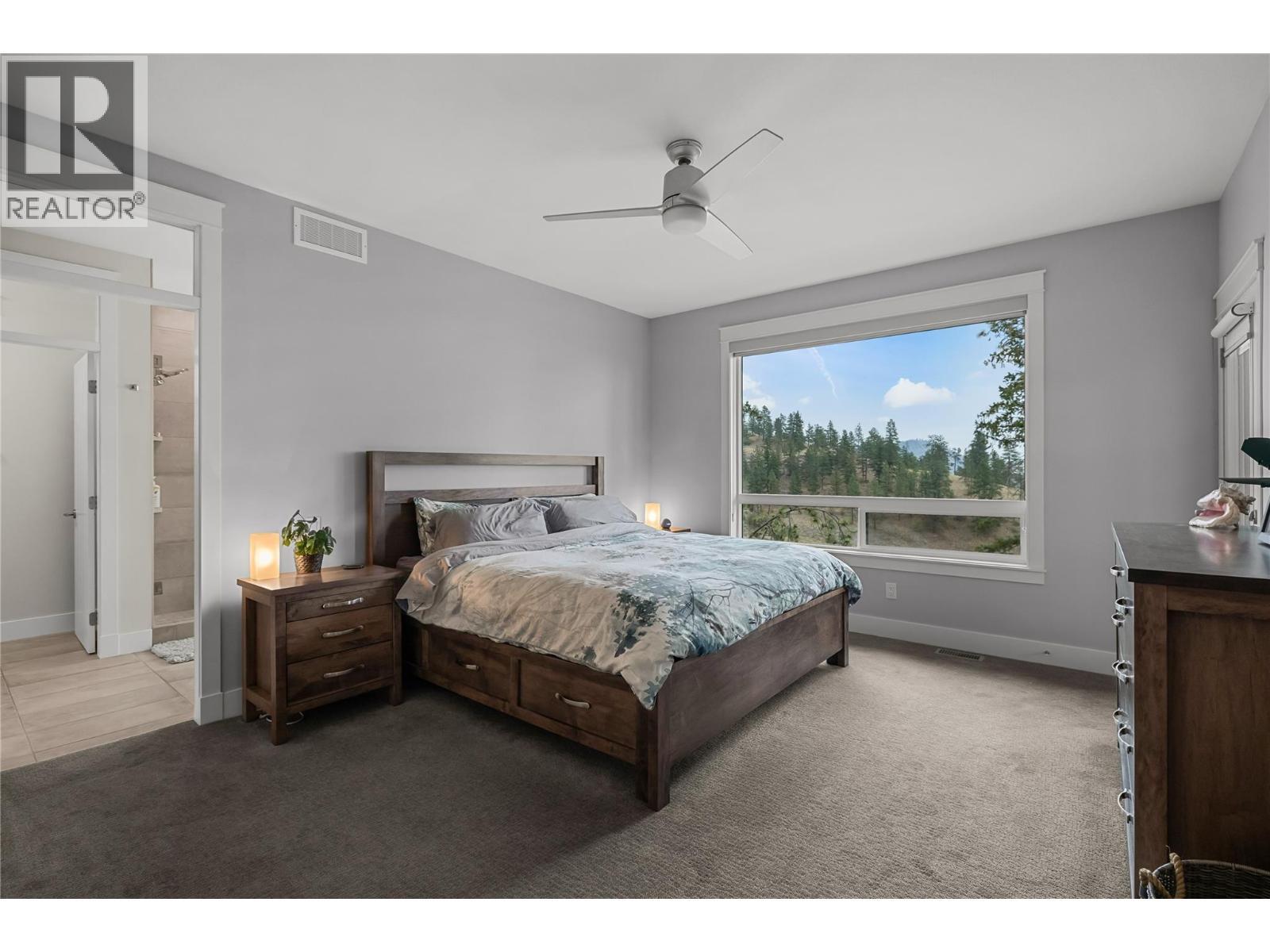 2573 Crown Crest Drive, West Kelowna, BC - Indoor Photo Showing Bedroom