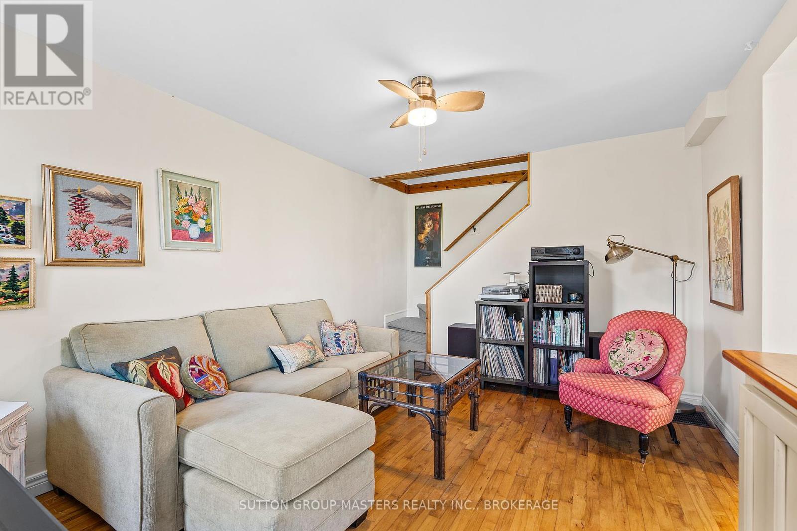 151 Primrose Way, Kingston (East Of Sir John A. Blvd), ON - Indoor Photo Showing Living Room