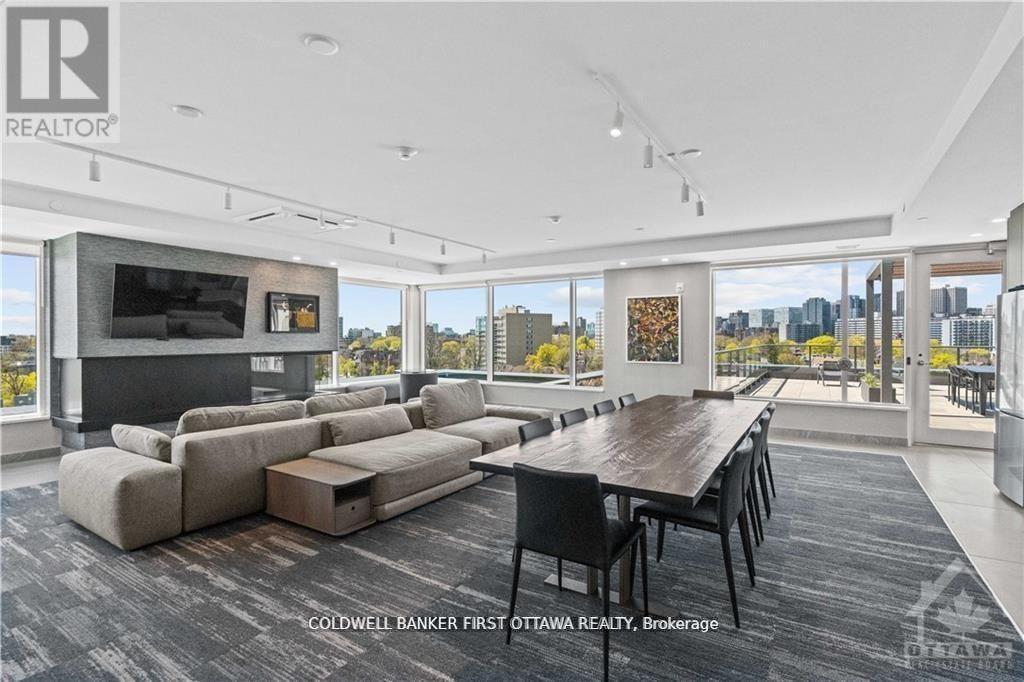 410 - 115 Echo Drive, Ottawa, ON - Indoor Photo Showing Living Room