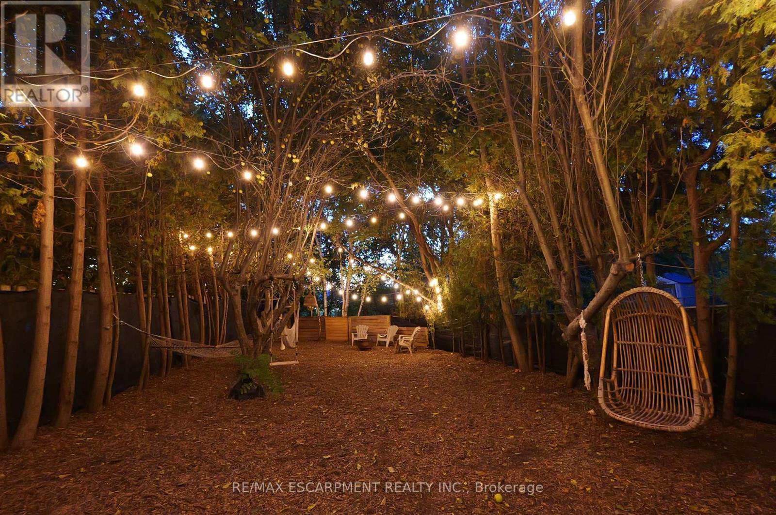 Night views - 249 Bay Street N, Hamilton, ON - Indoor Photo Showing Other Room