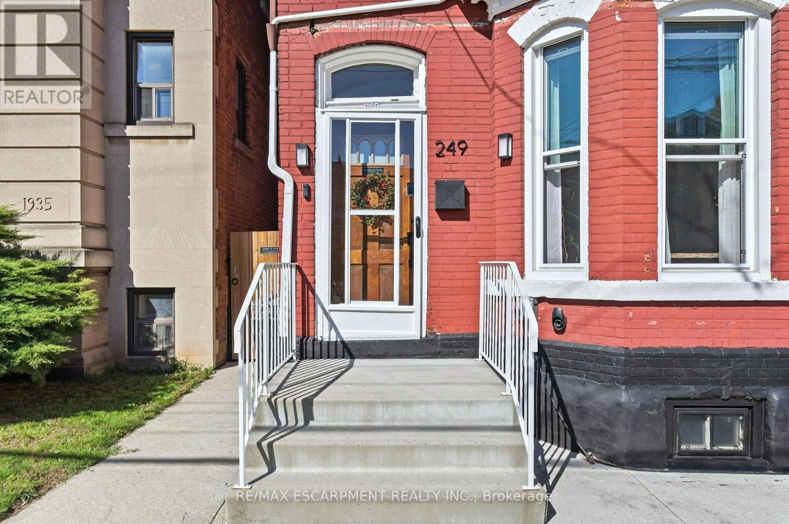 Lets take a look - 249 Bay Street N, Hamilton, ON - Outdoor With Facade