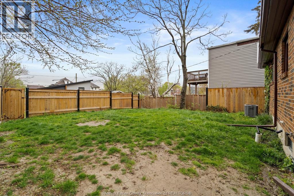773 Assumption, Windsor, ON - Outdoor With Backyard