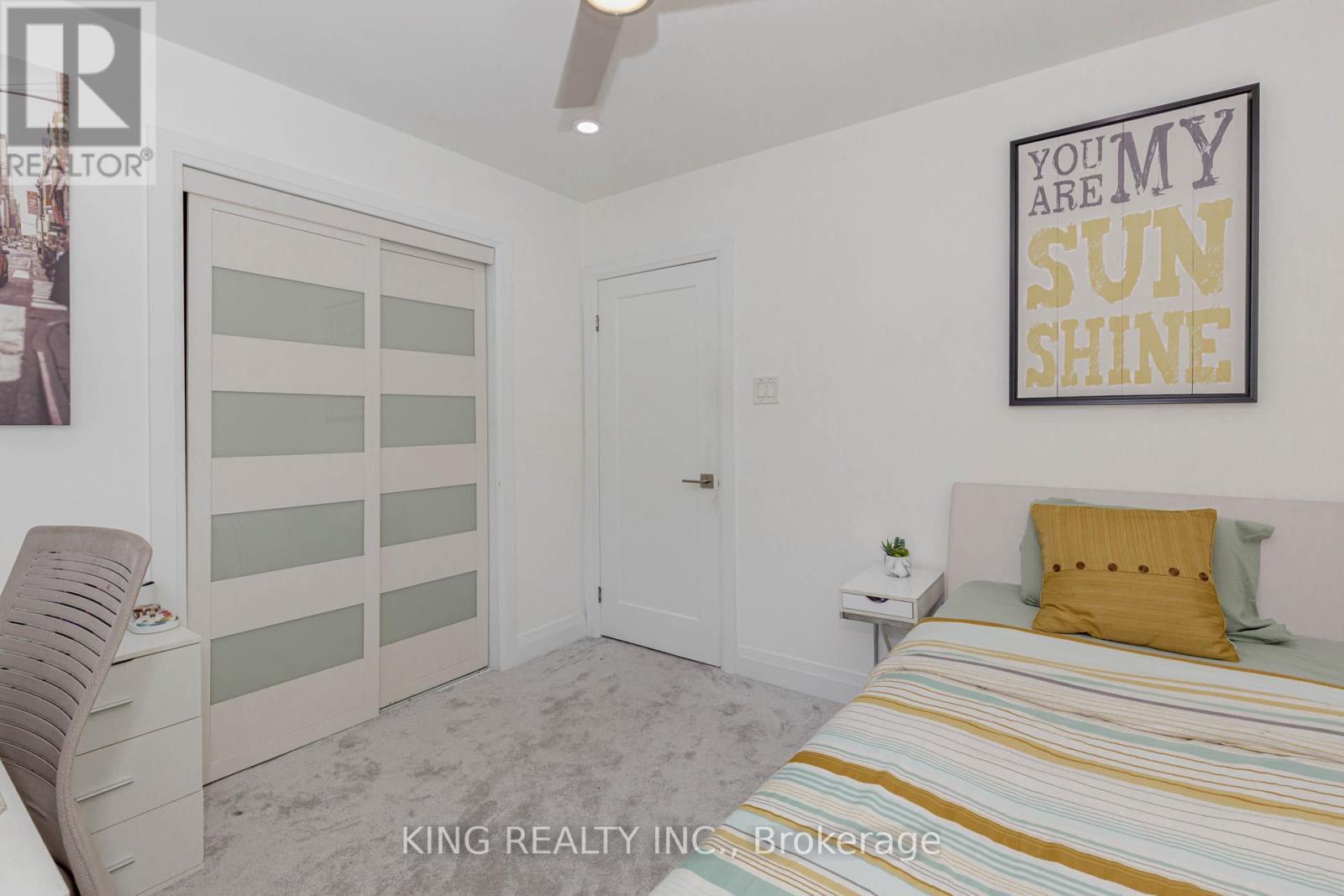 28 Ainslie Avenue, Hamilton, ON - Indoor Photo Showing Bedroom