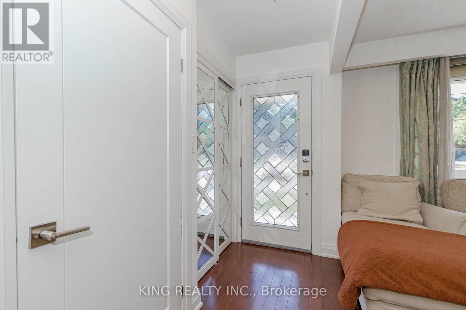 28 Ainslie Avenue, Hamilton, ON - Indoor