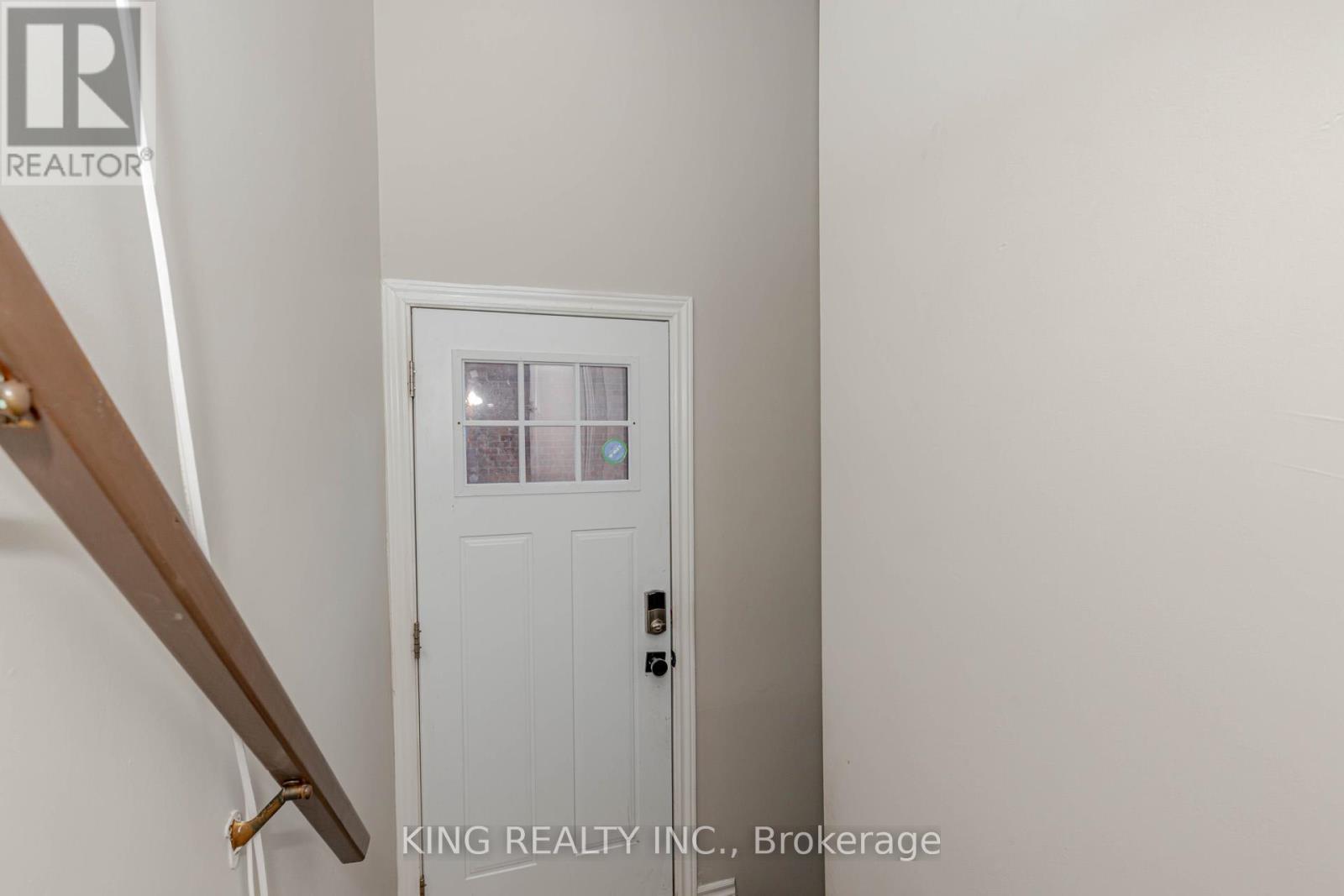 28 Ainslie Avenue, Hamilton, ON - Indoor Photo Showing Other Room