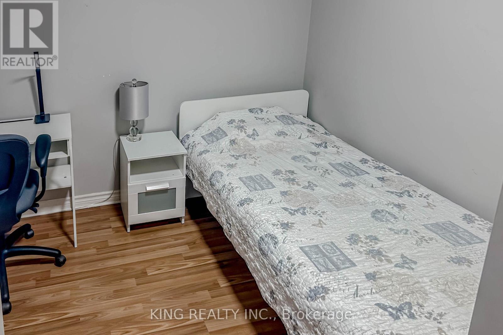 28 Ainslie Avenue, Hamilton, ON - Indoor Photo Showing Bedroom