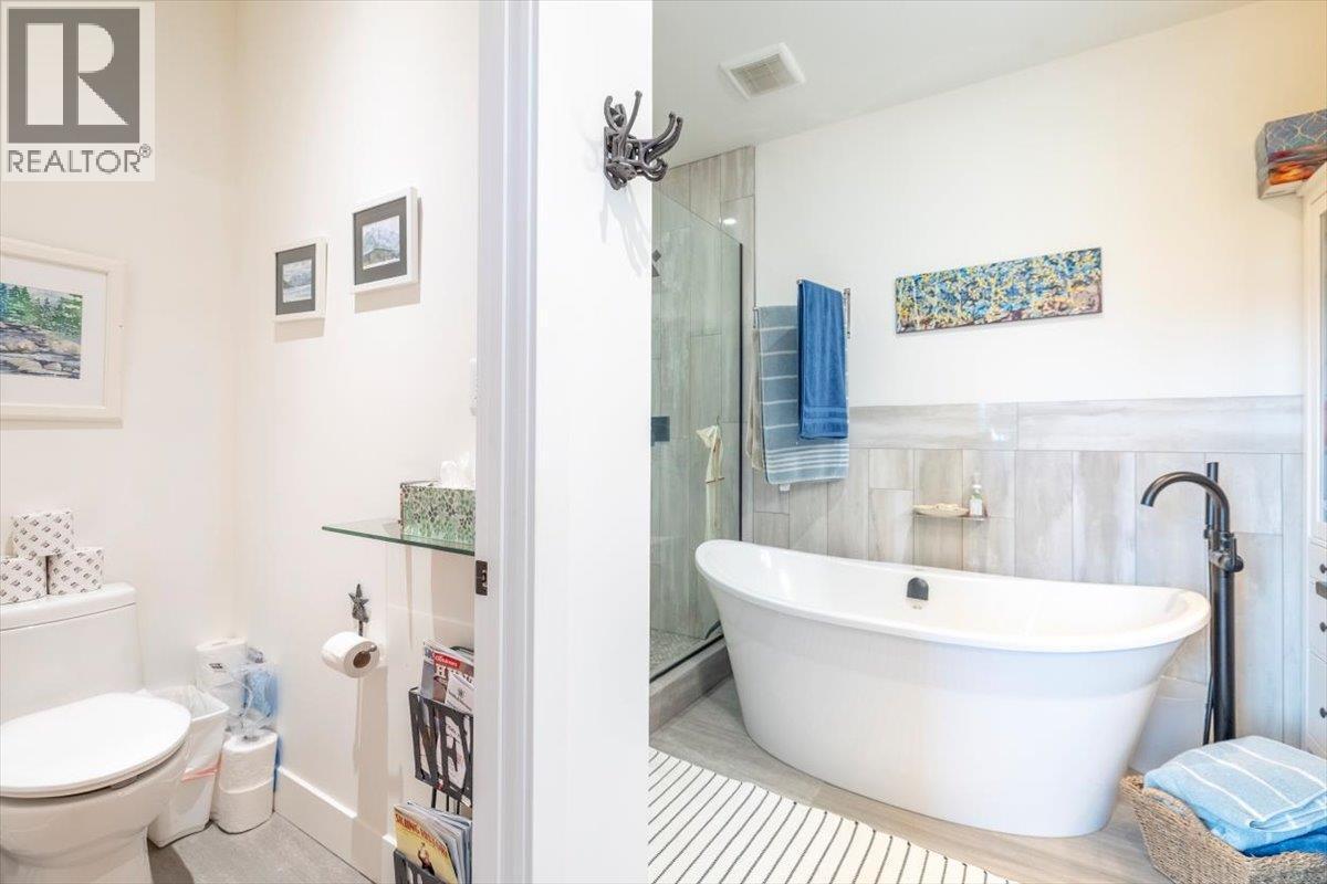 5416 Resort Drive, Fernie, BC - Indoor Photo Showing Bathroom