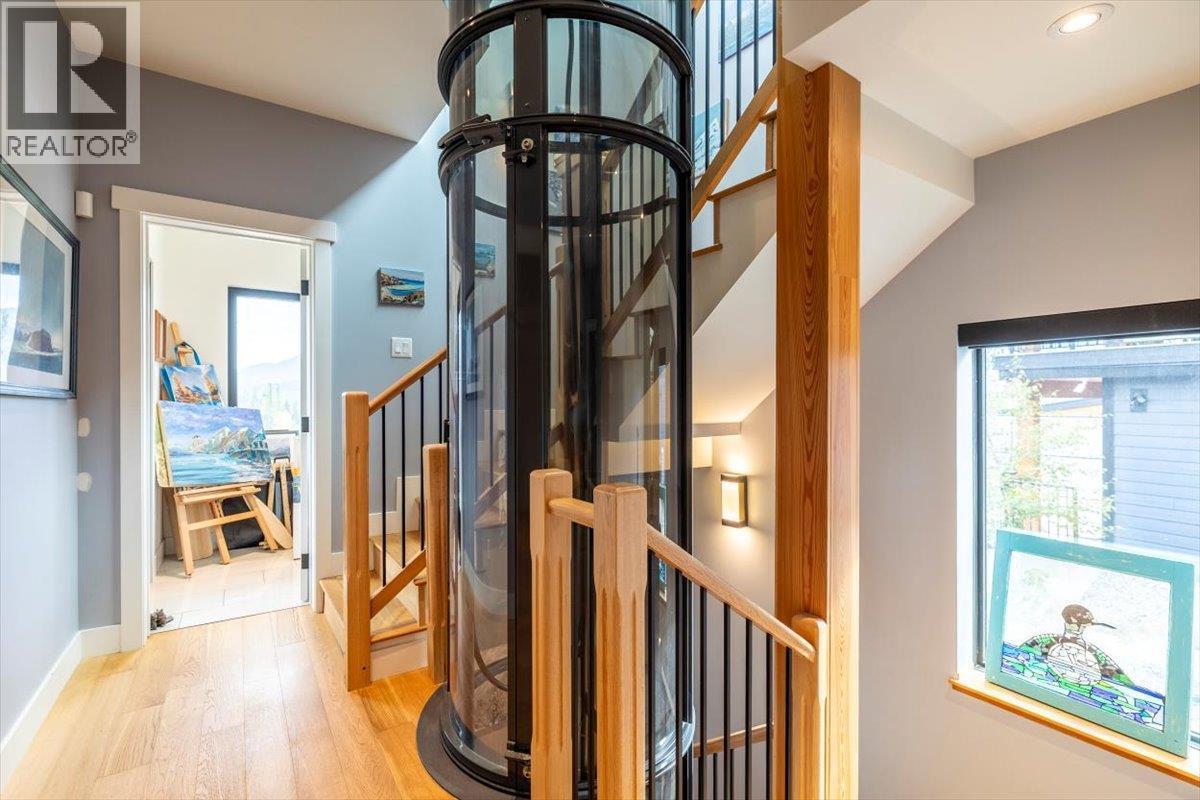 5416 Resort Drive, Fernie, BC - Indoor Photo Showing Other Room