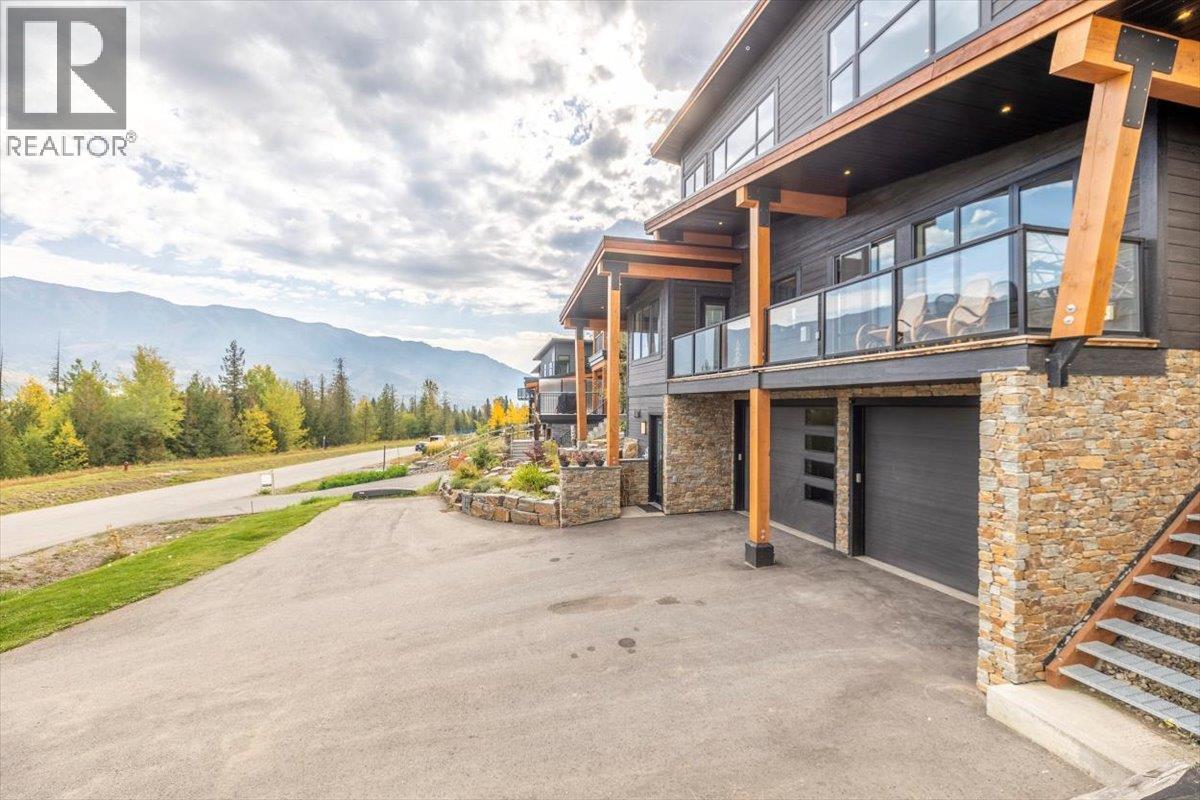 5416 Resort Drive, Fernie, BC - Outdoor