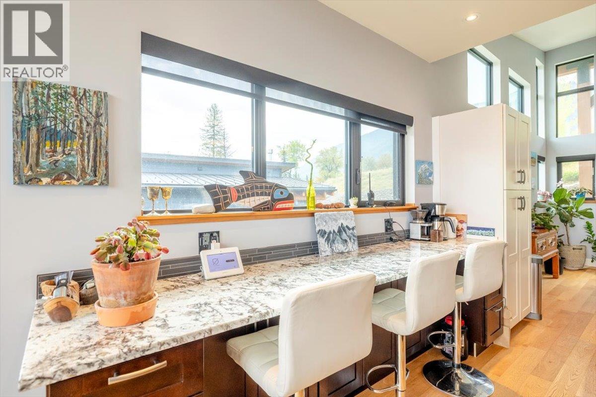 5416 Resort Drive, Fernie, BC - Indoor Photo Showing Dining Room