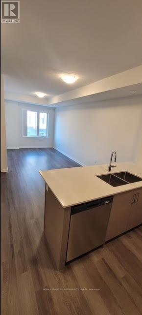 Th262 - 150 Honeycrisp Crescent, Vaughan, ON - Indoor