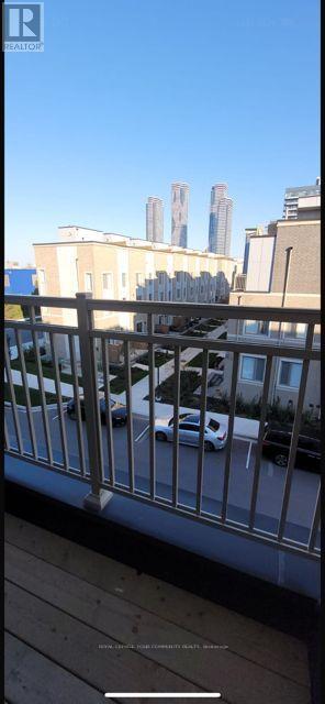 Th262 - 150 Honeycrisp Crescent, Vaughan, ON - Outdoor