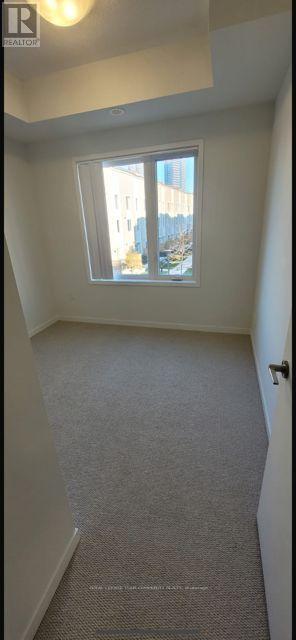 Th262 - 150 Honeycrisp Crescent, Vaughan, ON - Indoor Photo Showing Other Room