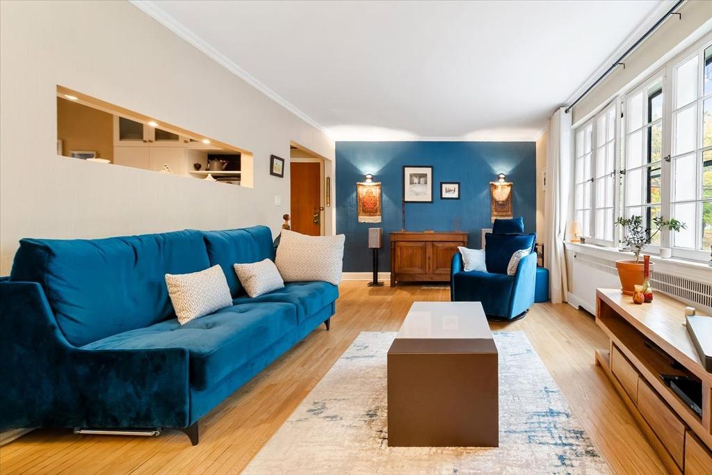 Salon - 2-2850 Av. Willowdale, Montréal (Côte-Des-Neiges/Notre-Dame-De-Grâce), QC - Indoor Photo Showing Living Room