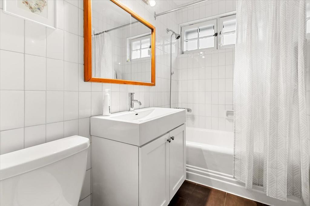 Salle de bains - 2-2850 Av. Willowdale, Montréal (Côte-Des-Neiges/Notre-Dame-De-Grâce), QC - Indoor Photo Showing Bathroom