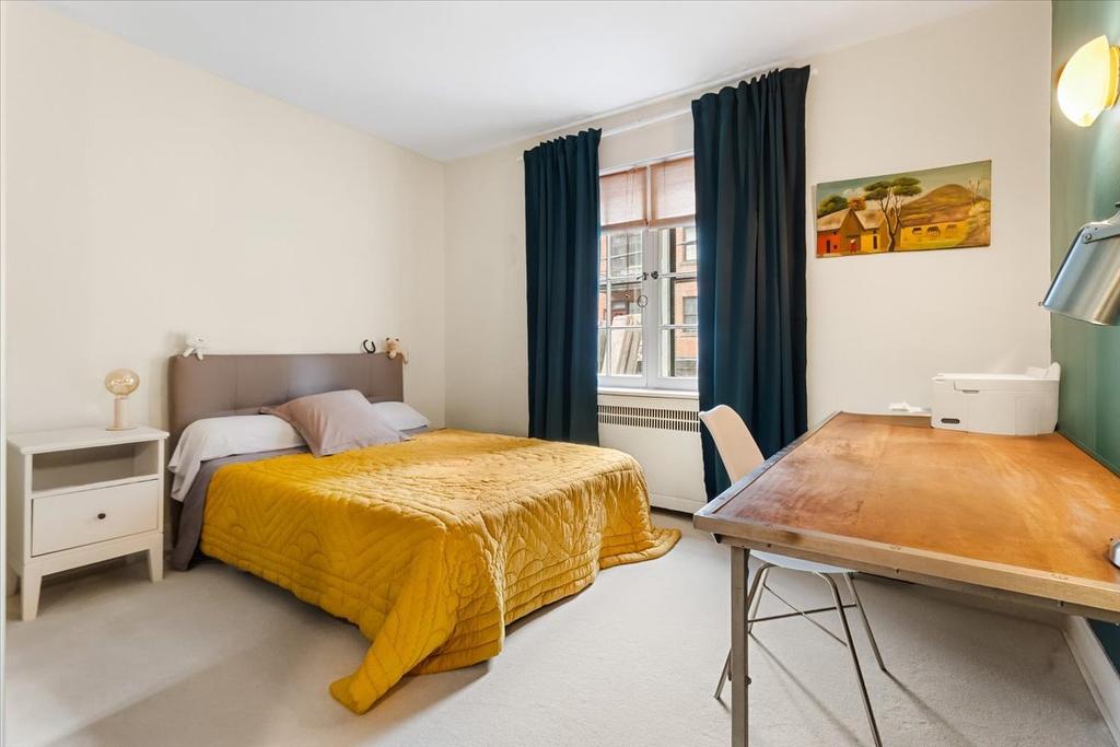 Chambre à coucher - 2-2850 Av. Willowdale, Montréal (Côte-Des-Neiges/Notre-Dame-De-Grâce), QC - Indoor Photo Showing Bedroom