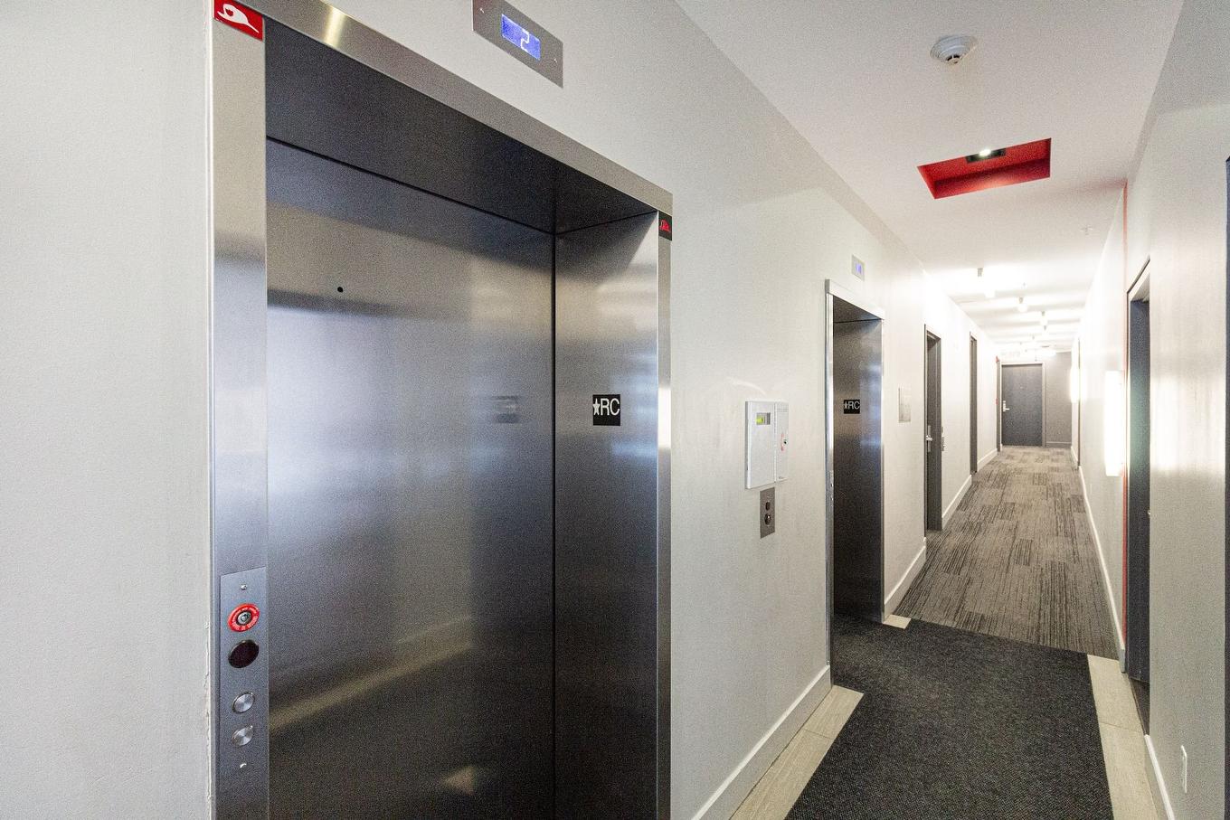 Ascenseur - 205-3300 Av. Troie, Montréal (Côte-Des-Neiges/Notre-Dame-De-Grâce), QC - Indoor Photo Showing Other Room