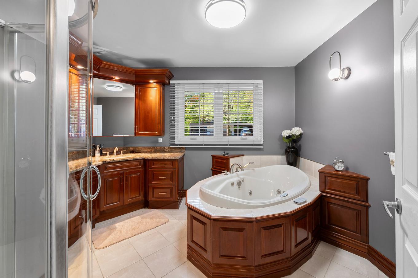 Bathroom - 415 Tsse Suzanne, Saint-Jérôme, QC - Indoor Photo Showing Bathroom