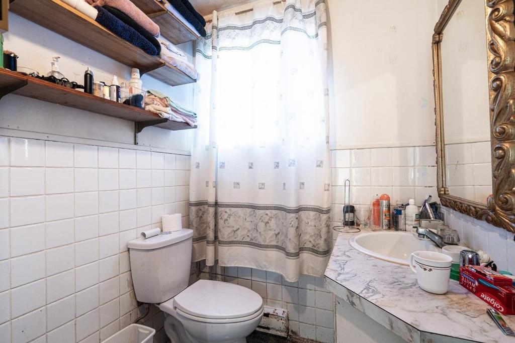 Bathroom - 3925 Rue Duvernay, Longueuil (Saint-Hubert), QC - Indoor Photo Showing Bathroom