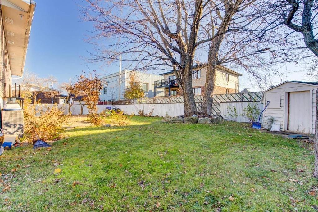 Backyard - 3925 Rue Duvernay, Longueuil (Saint-Hubert), QC - Outdoor